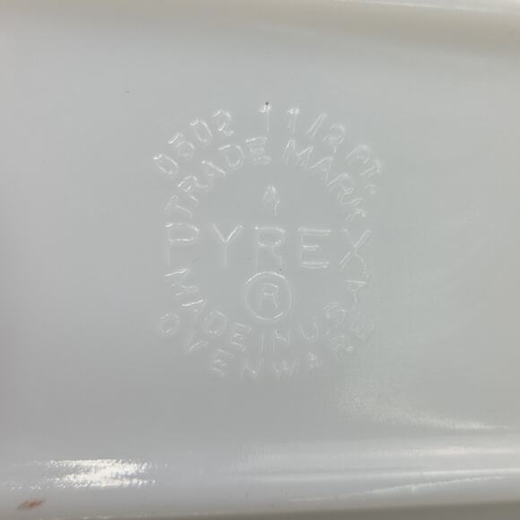 Pyrex Early American 1-1/2 Pint Refrigerator Dish 502 Fridgie White Brown USA - Picture 8 of 9